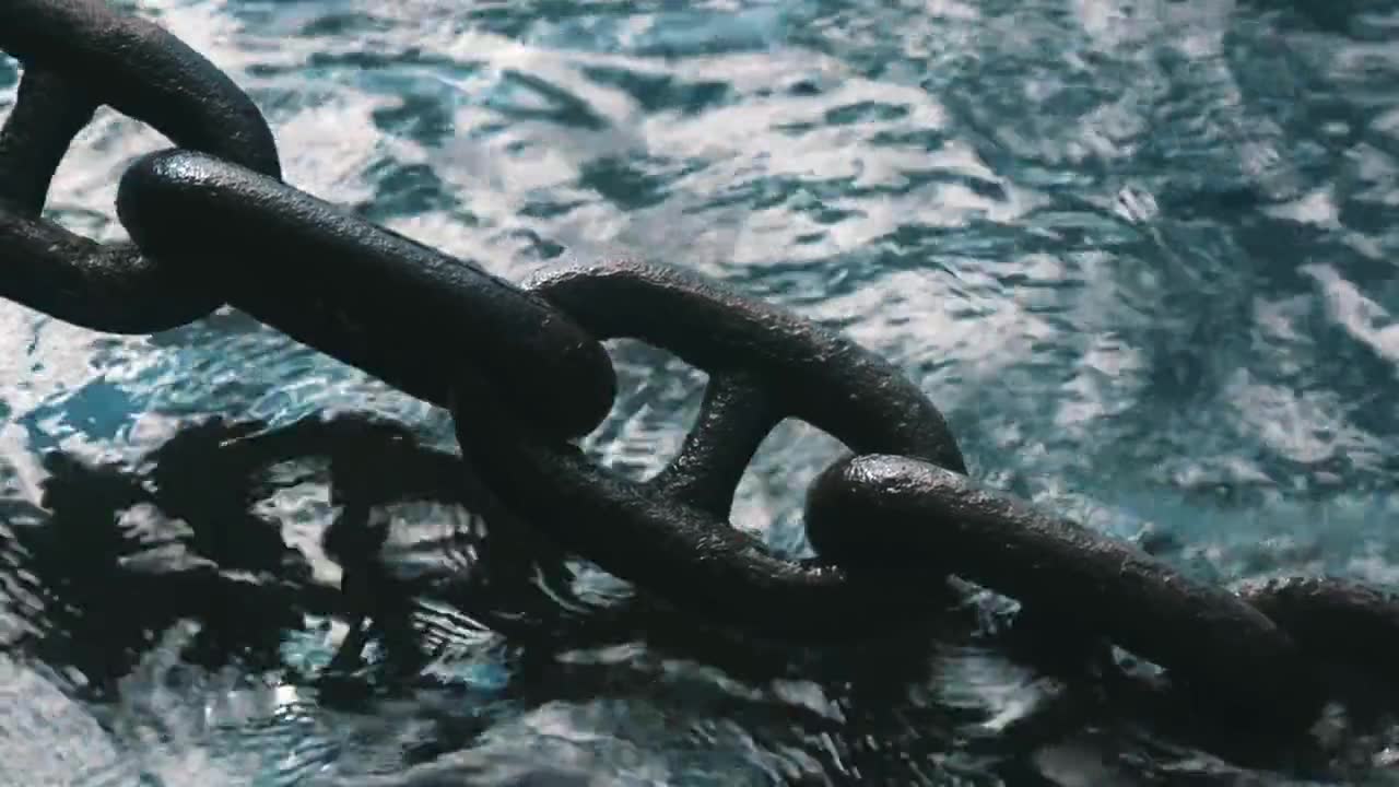 Heavy chain links in close focus