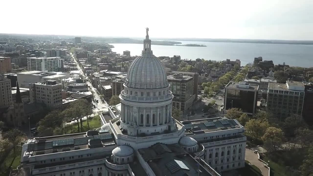 A state capitol building.